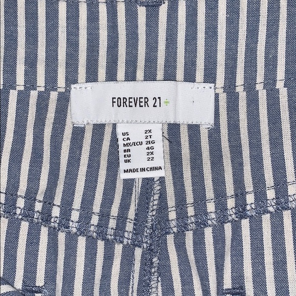 Blue and white striped fitted skirt - Picture 3 of 3